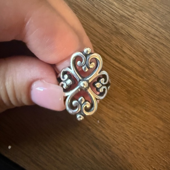 Elegant James Avery Silver Swirl Ring - Picture 1 of 3